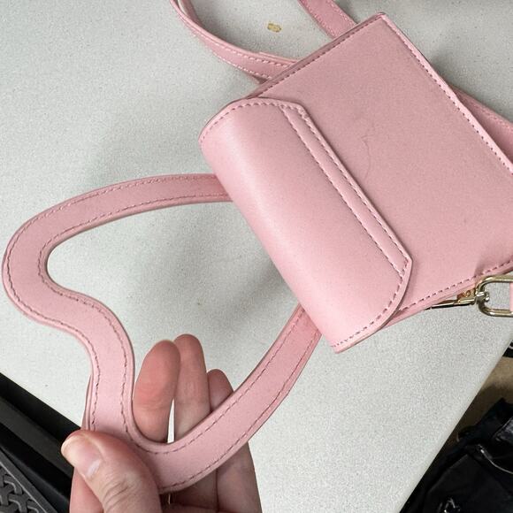 Truly Beauty x Barbie Collaboration Mini Purse Heart/Pink Handbag Crossbody Bag - Picture 7 of 8